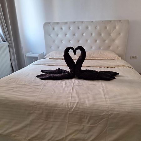 Luxury Daniel Apartament Residence Militari Roşu Exteriör bild