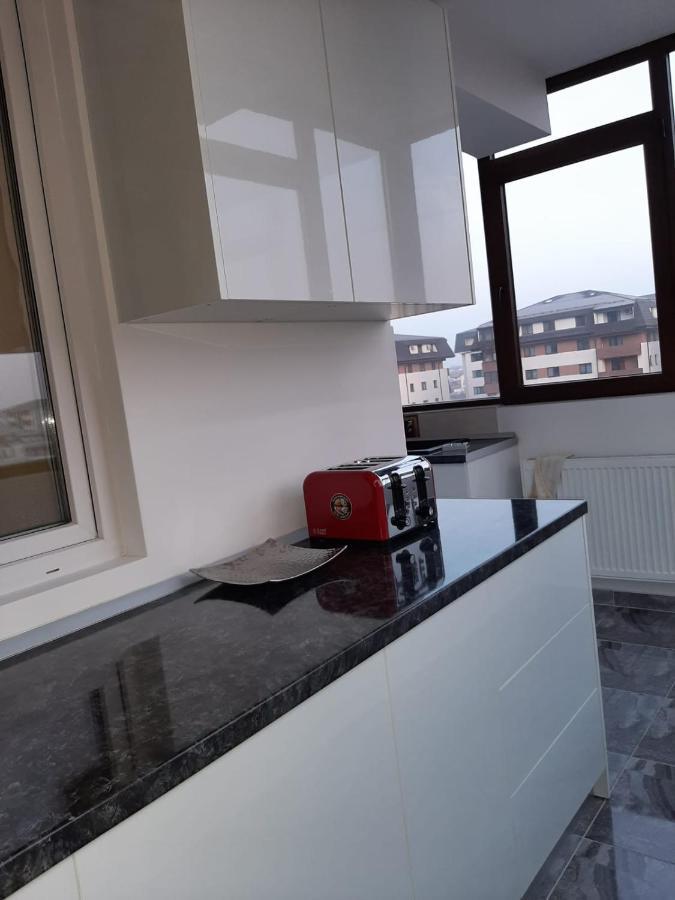 Luxury Daniel Apartament Residence Militari Roşu Exteriör bild