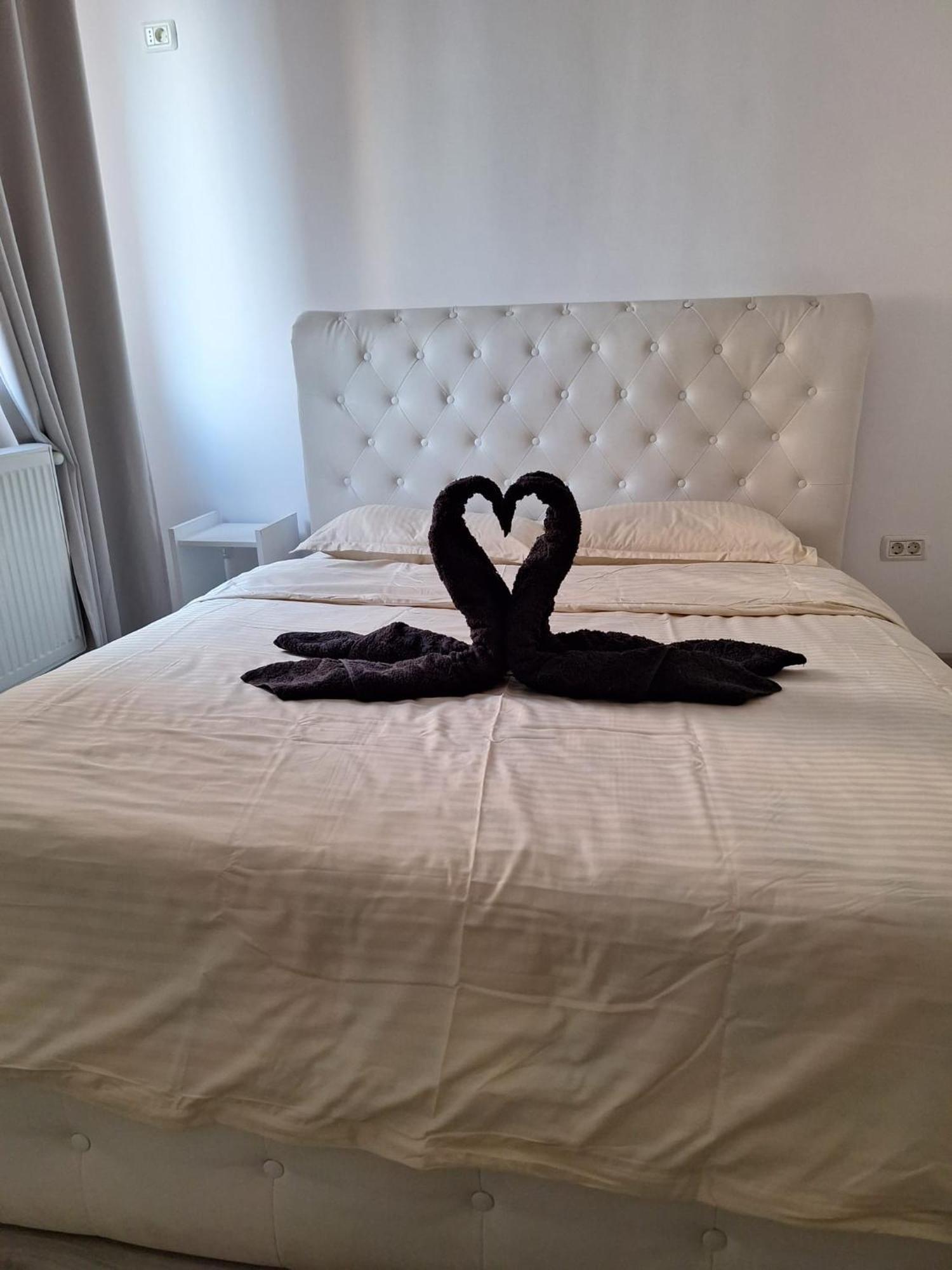 Luxury Daniel Apartament Residence Militari Roşu Exteriör bild