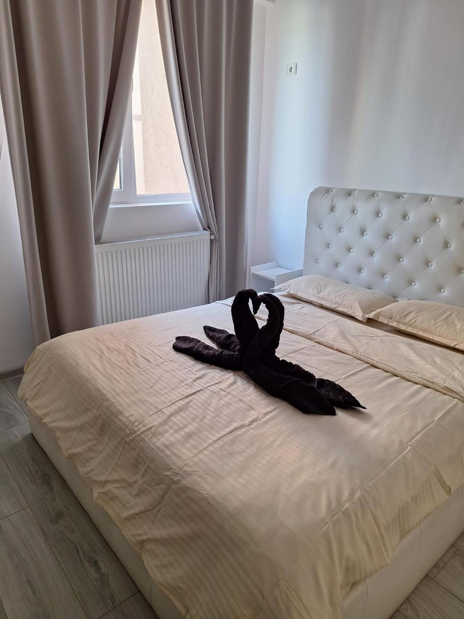 Luxury Daniel Apartament Residence Militari Roşu Exteriör bild